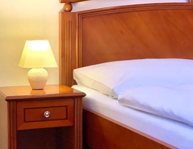 Bílý Beránek Kralovice Hotel 3*